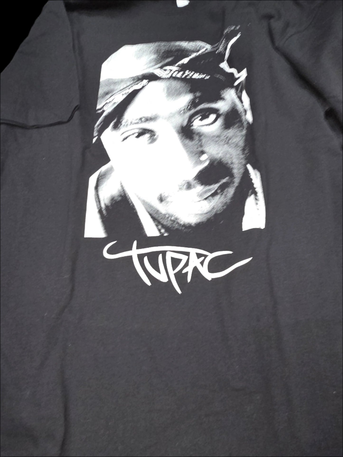 Tupac mens Tee size XL