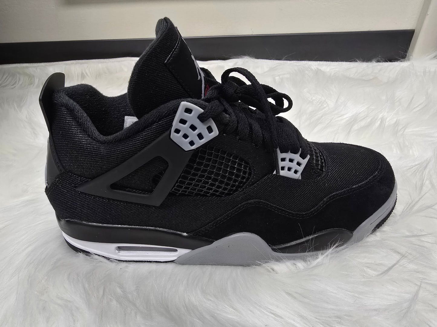 Jordan 4 Black Canvis