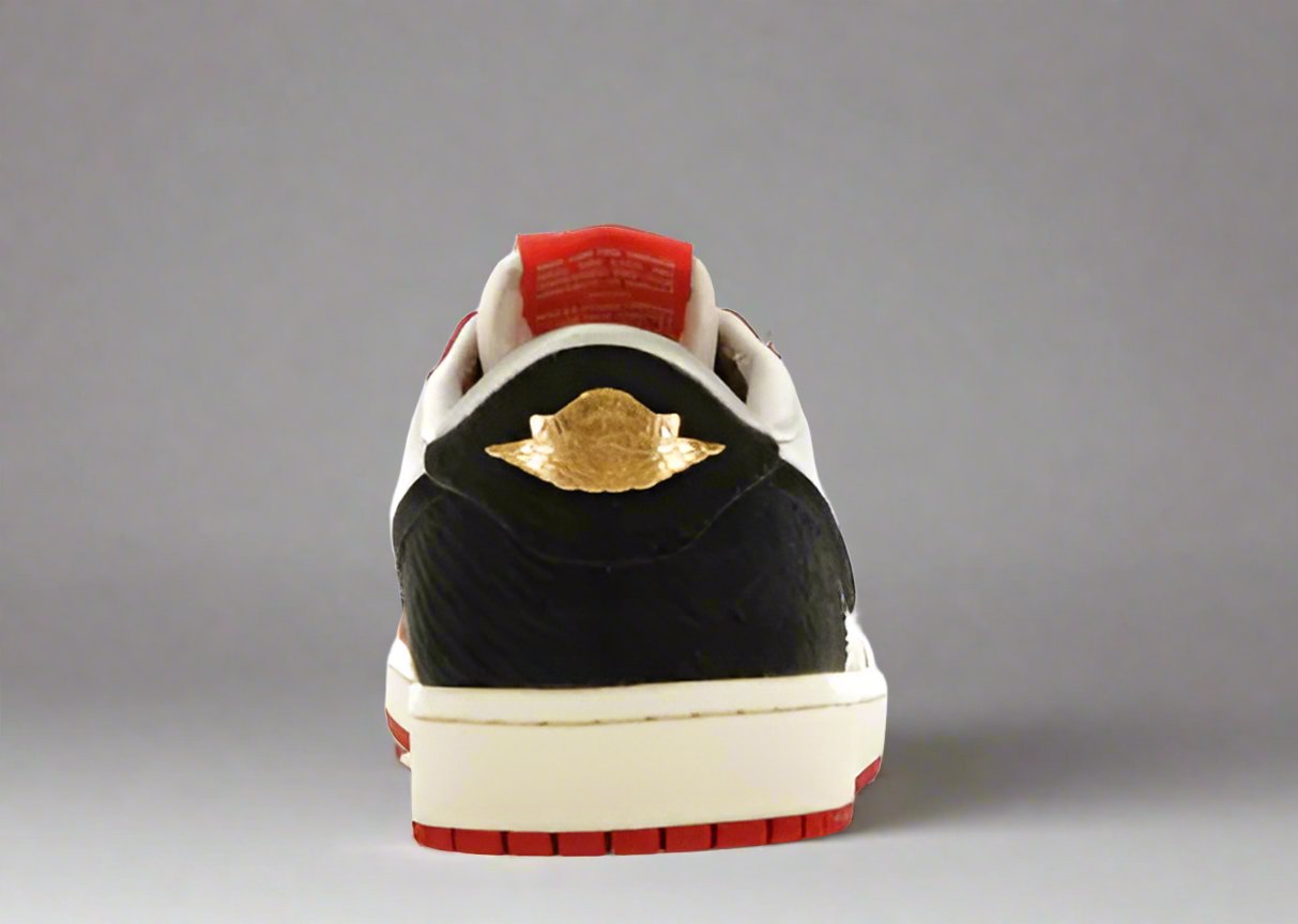 AJ1 Retro Low OG Trophy room