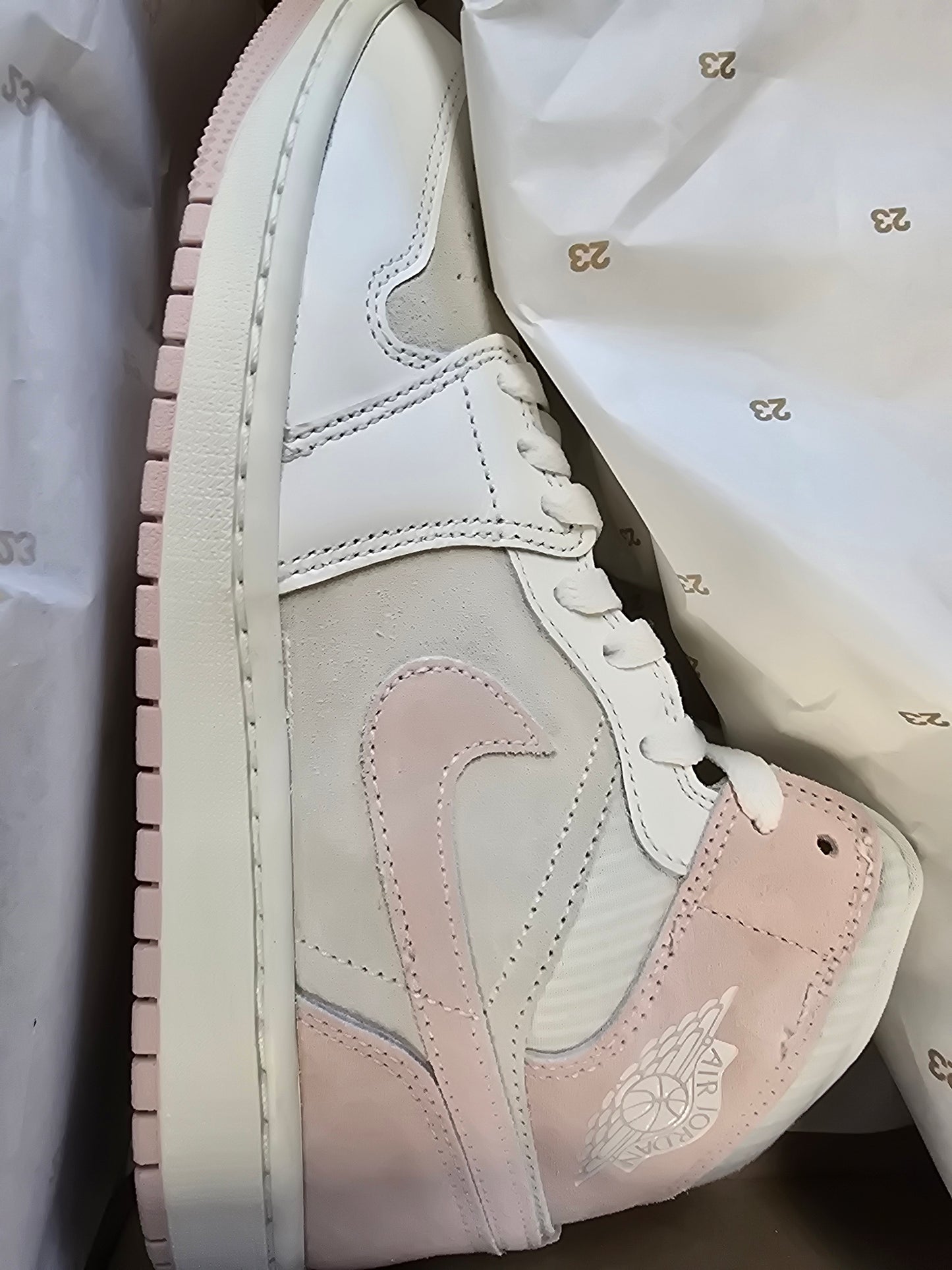 Jordan 1 mid Legend pink / sail