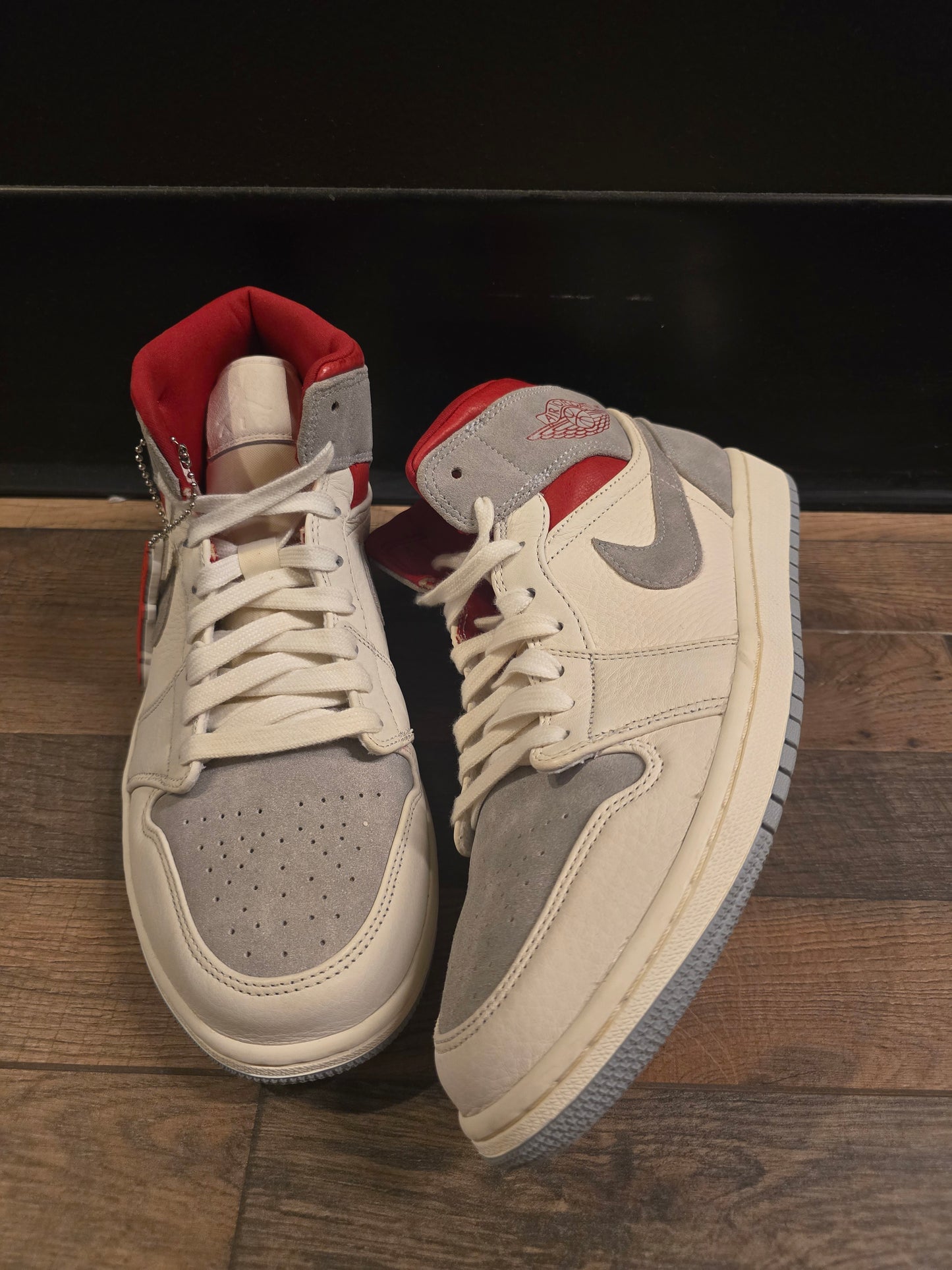 Jordan 1 mid sneakernstuff Ani