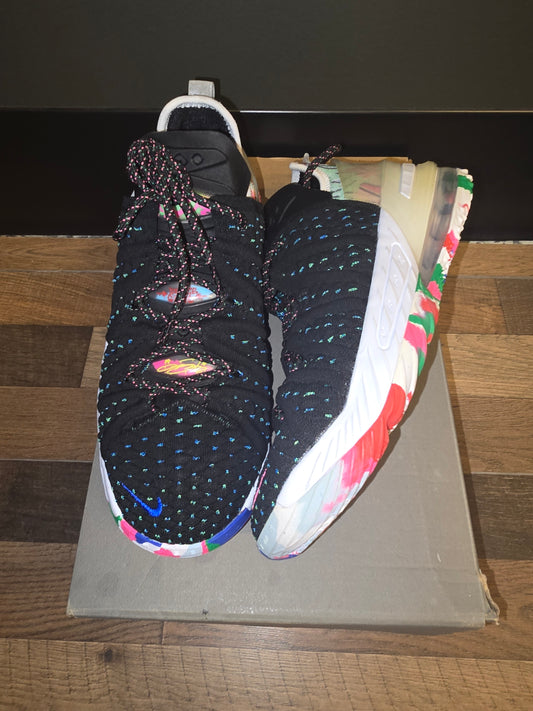 Nike LeBron 18
