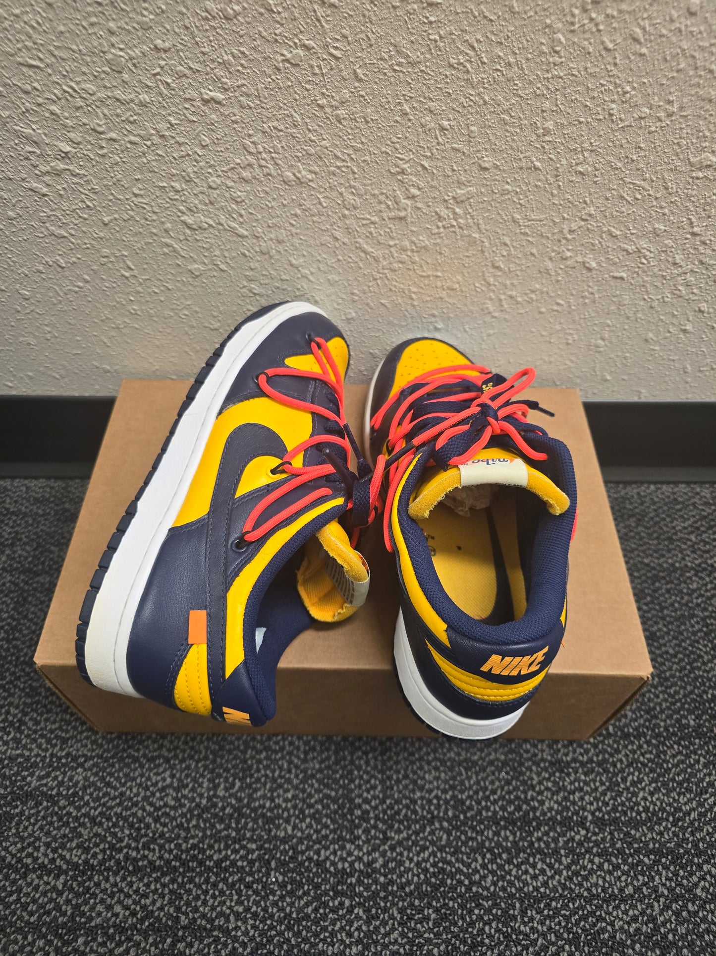 Nike × OFF WHITE DUNK LOW UNIVERSITY GOLD