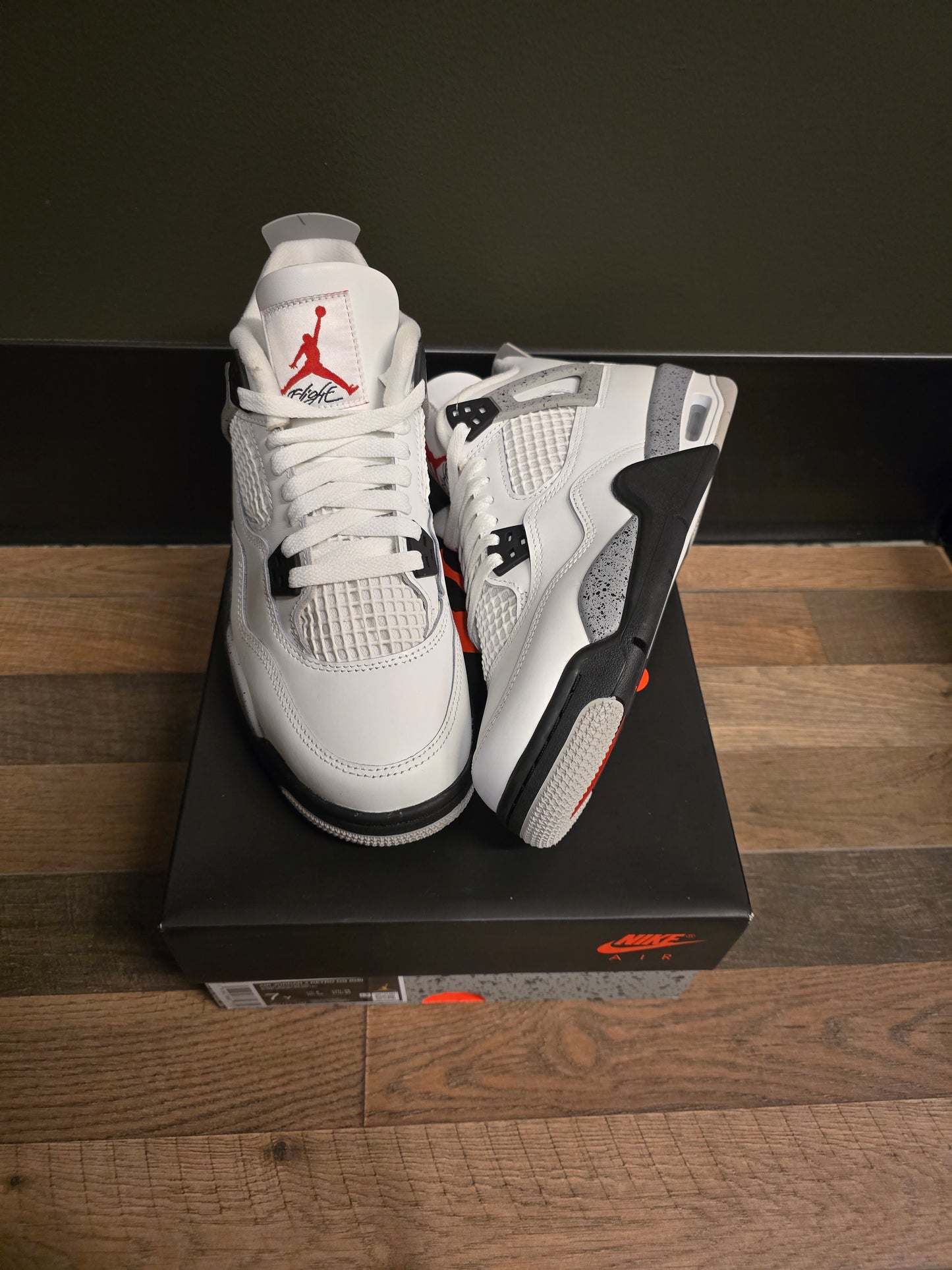 Jordan 4 White Cement