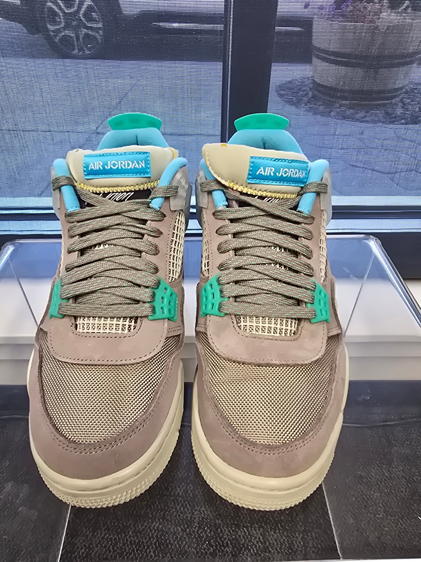 Jordan 4 Retro SP Taupe Haze